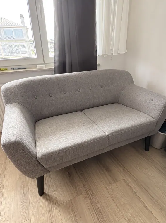 Canapé 2 places gris clair, style scandinave