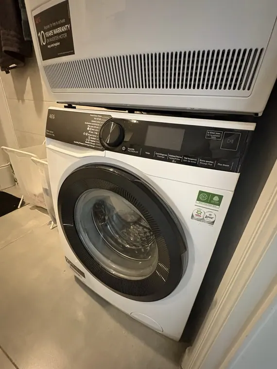 Duo AEG 8000 : lave-linge LR86CB86 + sèche-linge TR86CBC86 (prix pack)