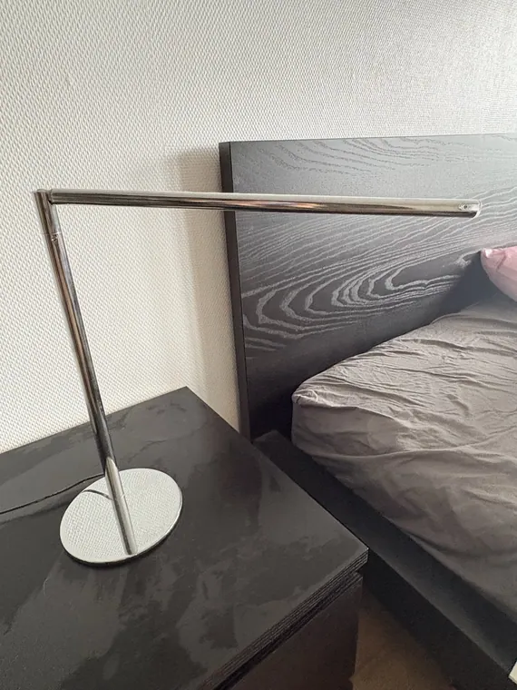 Lampe de chevet LED articulée chromée