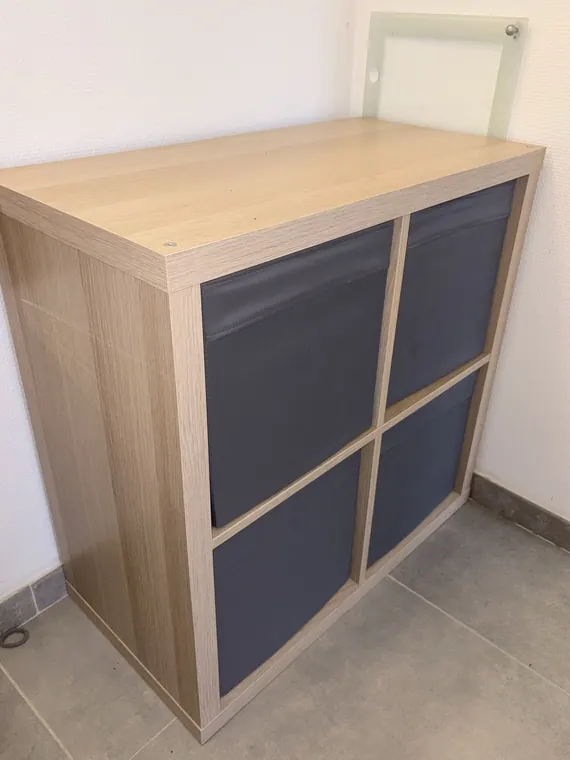 Meuble 4 cases avec paniers en tissu (Kallax)
