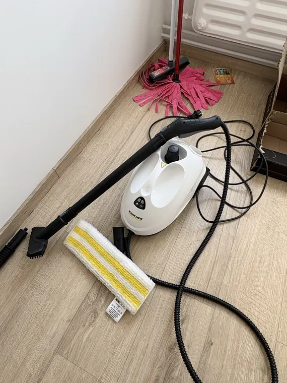 Nettoyeur vapeur Kärcher avec accessoires