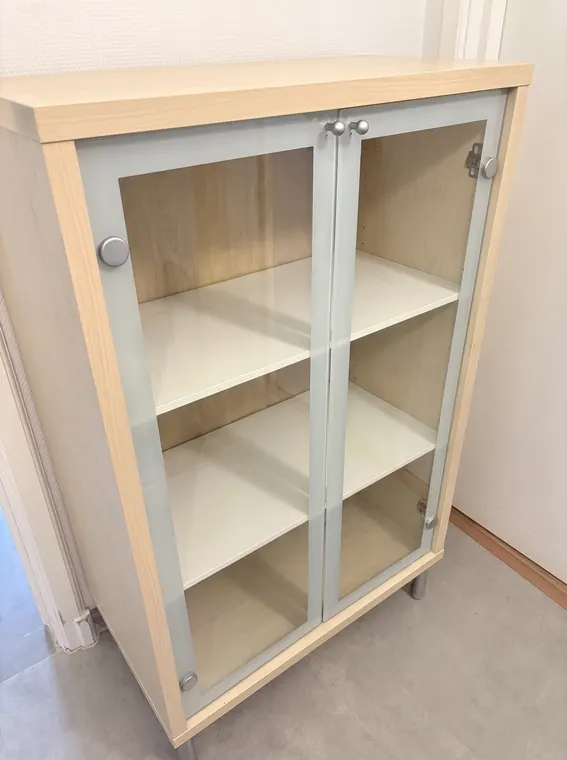 Petit buffet vitrine, portes en verre