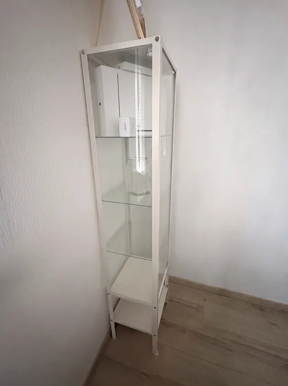 Vitrine en verre blanche, 4 niveaux